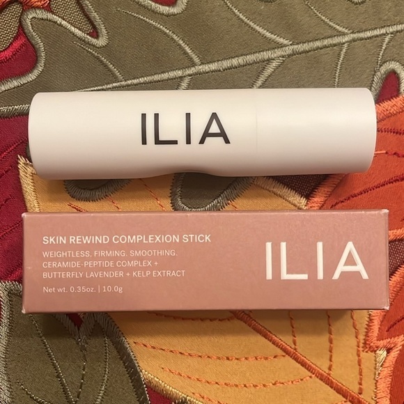 Brand New ILIA Skin Rewind Blurring Foundation and Concealer Complexion Stick - Picture 4 of 16